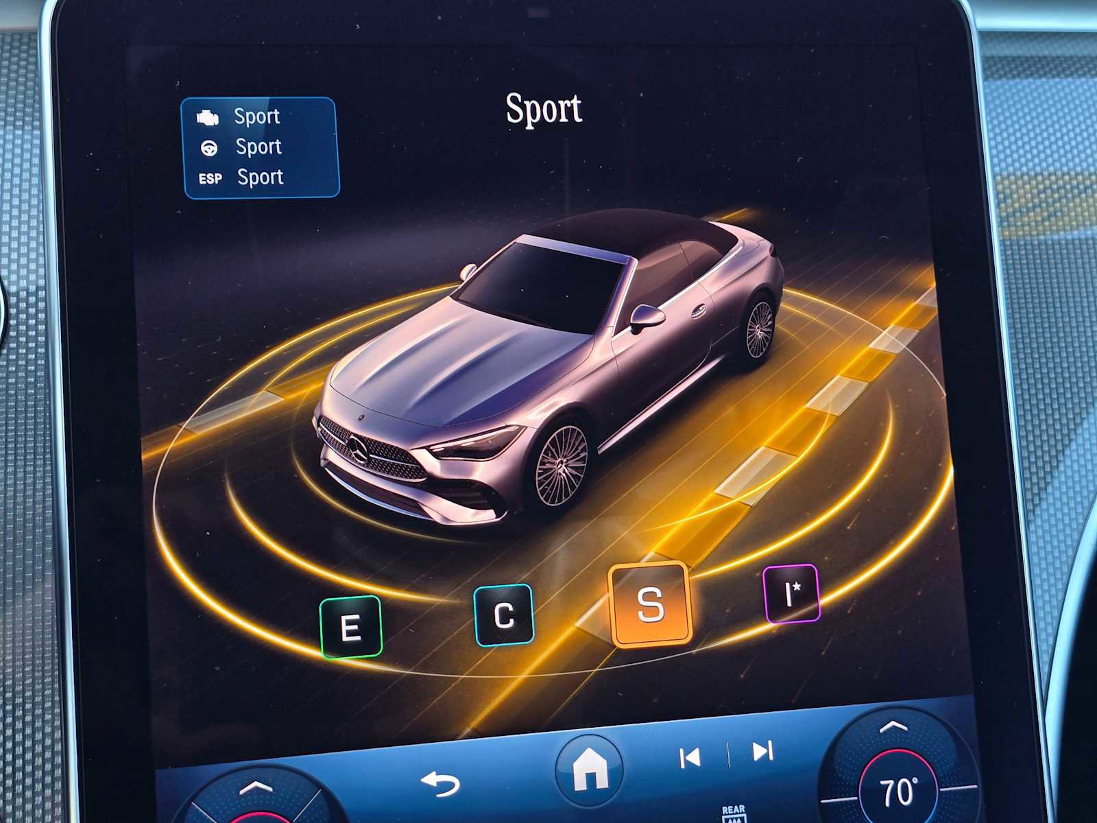 Used 2025 Mercedes-Benz CLE 300 4MATIC Cabriolet image 28