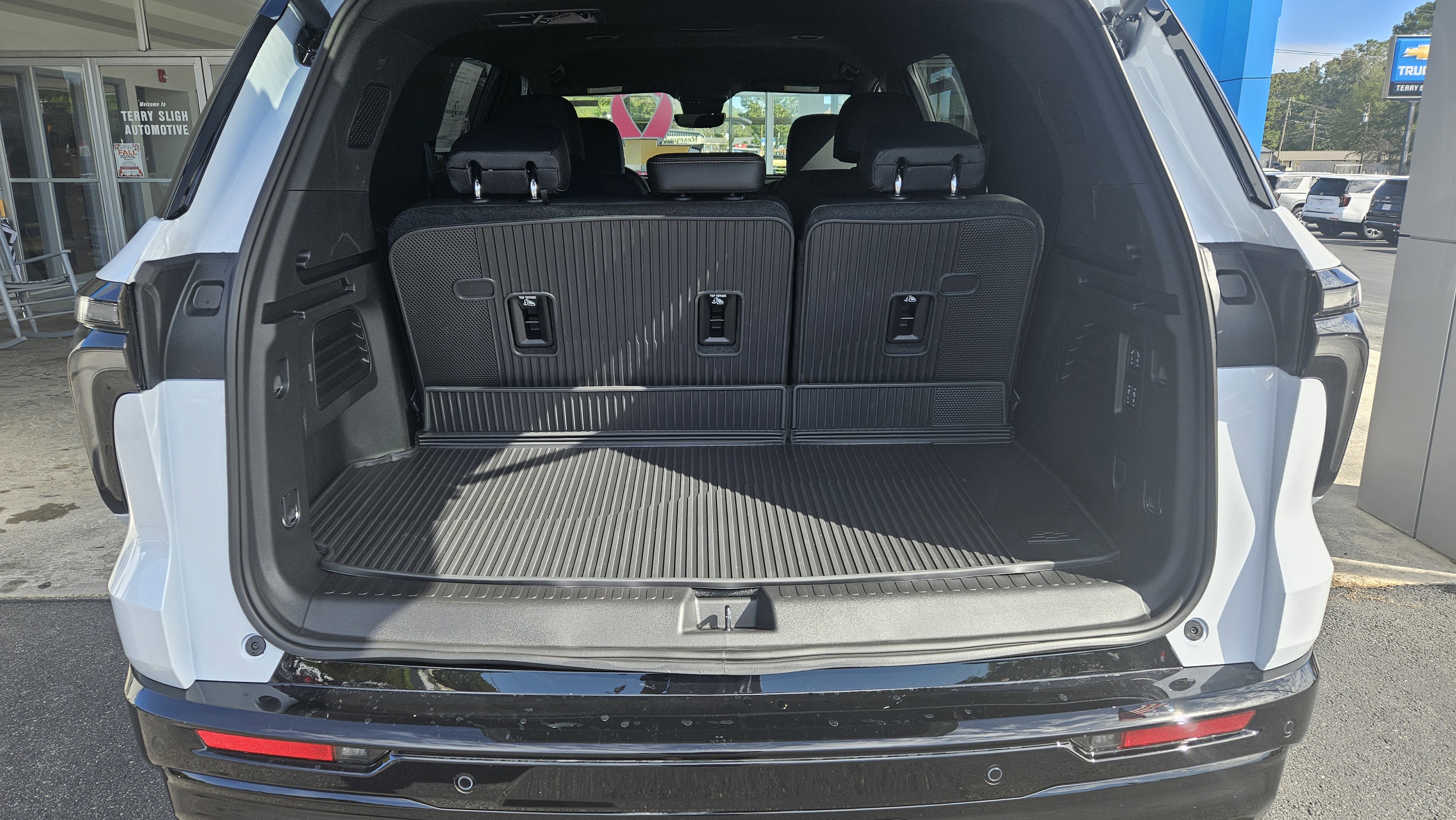New 2026 Chevrolet Traverse High Country w/ LPO, Floor Liner Package image 5