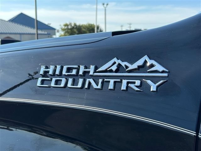 Used 2025 Chevrolet Silverado 1500 High Country w/ Z71 Off-Road Package AWD/4WD image 14