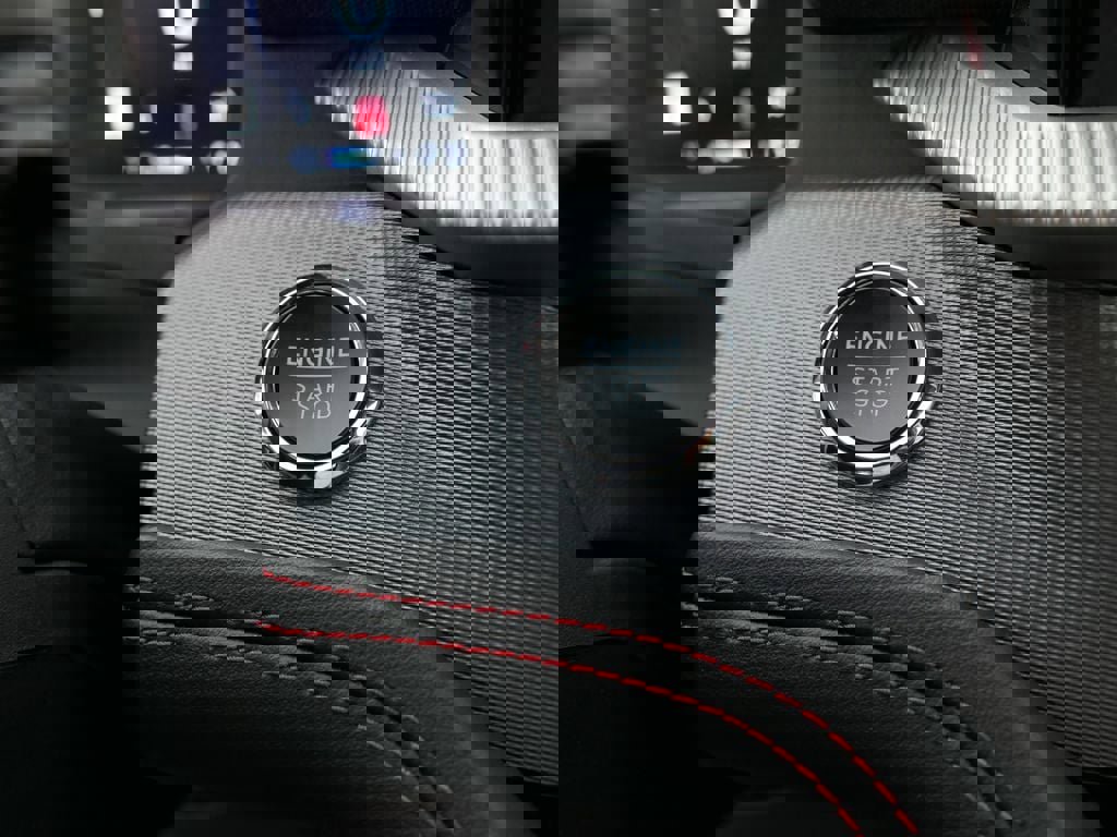 Used 2025 Ford Explorer ST-Line w/ Premium Package image 19