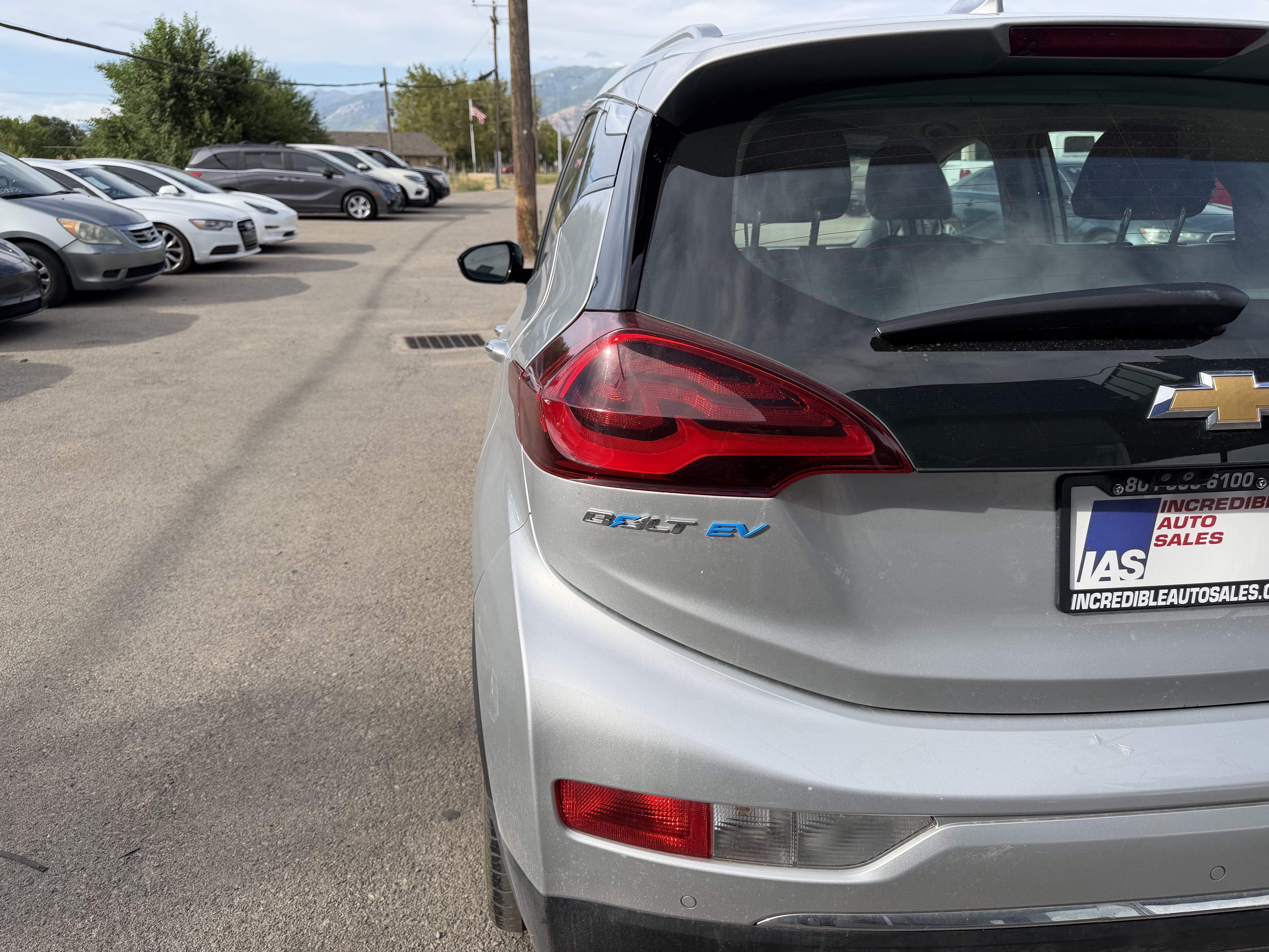 Used 2019 Chevrolet Bolt Premier w/ Infotainment Package FWD image 18