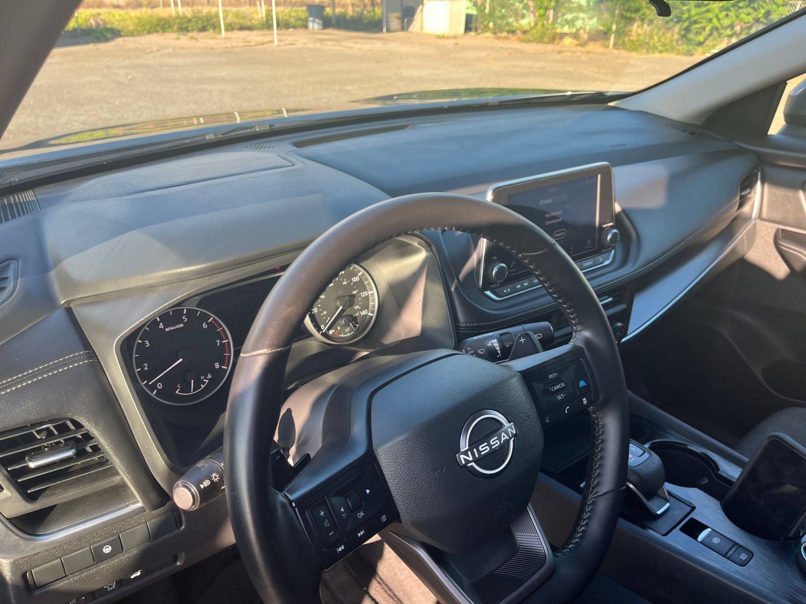 Used 2025 Nissan Rogue SV AWD/4WD image 29