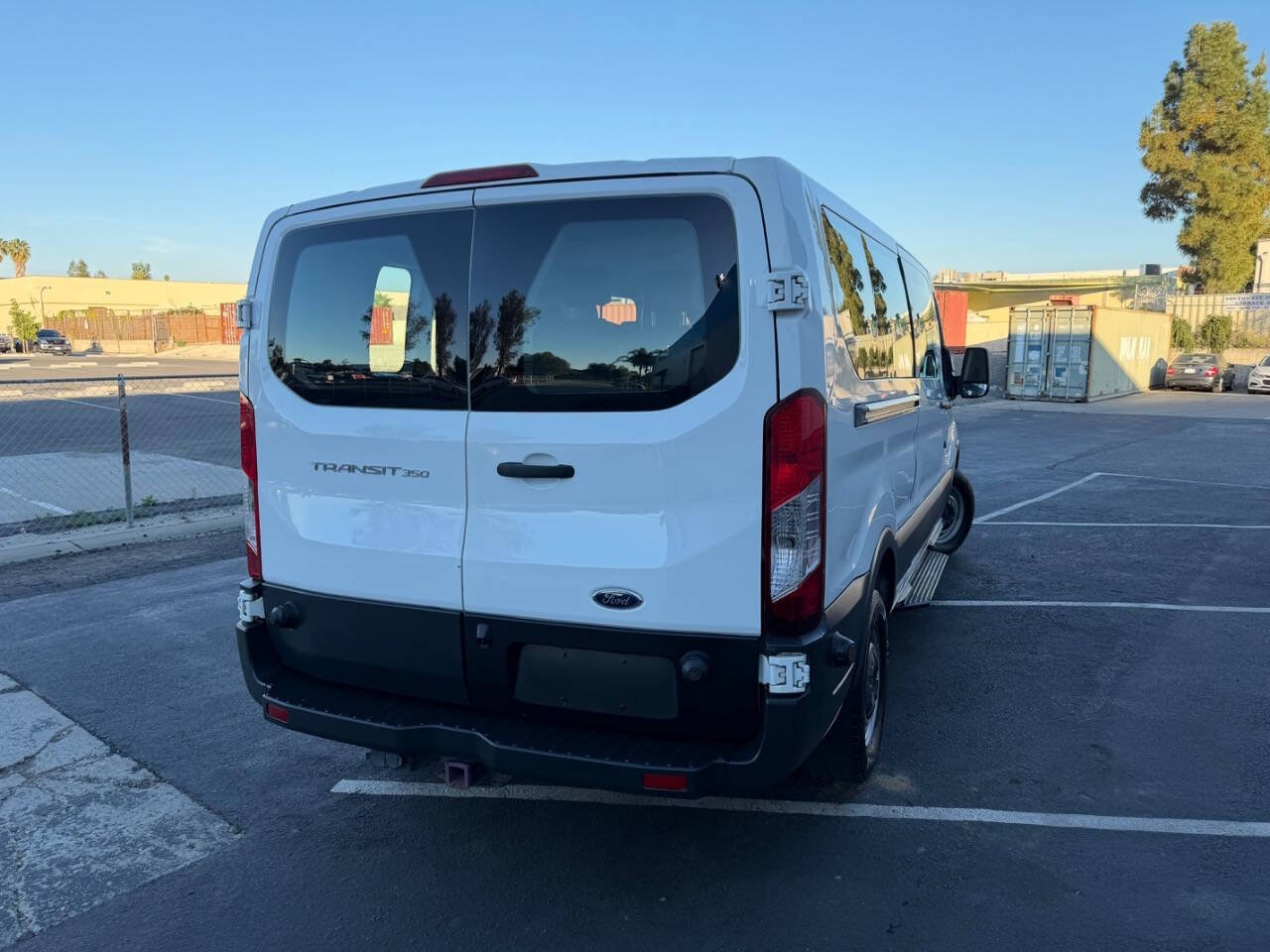 Used 2017 Ford Transit 350 XL image 10