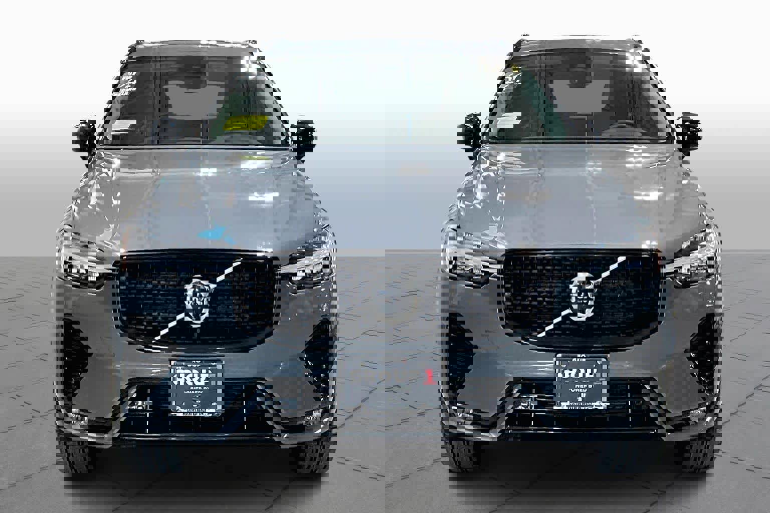 Used 2024 Volvo XC60 B5 Plus image 4