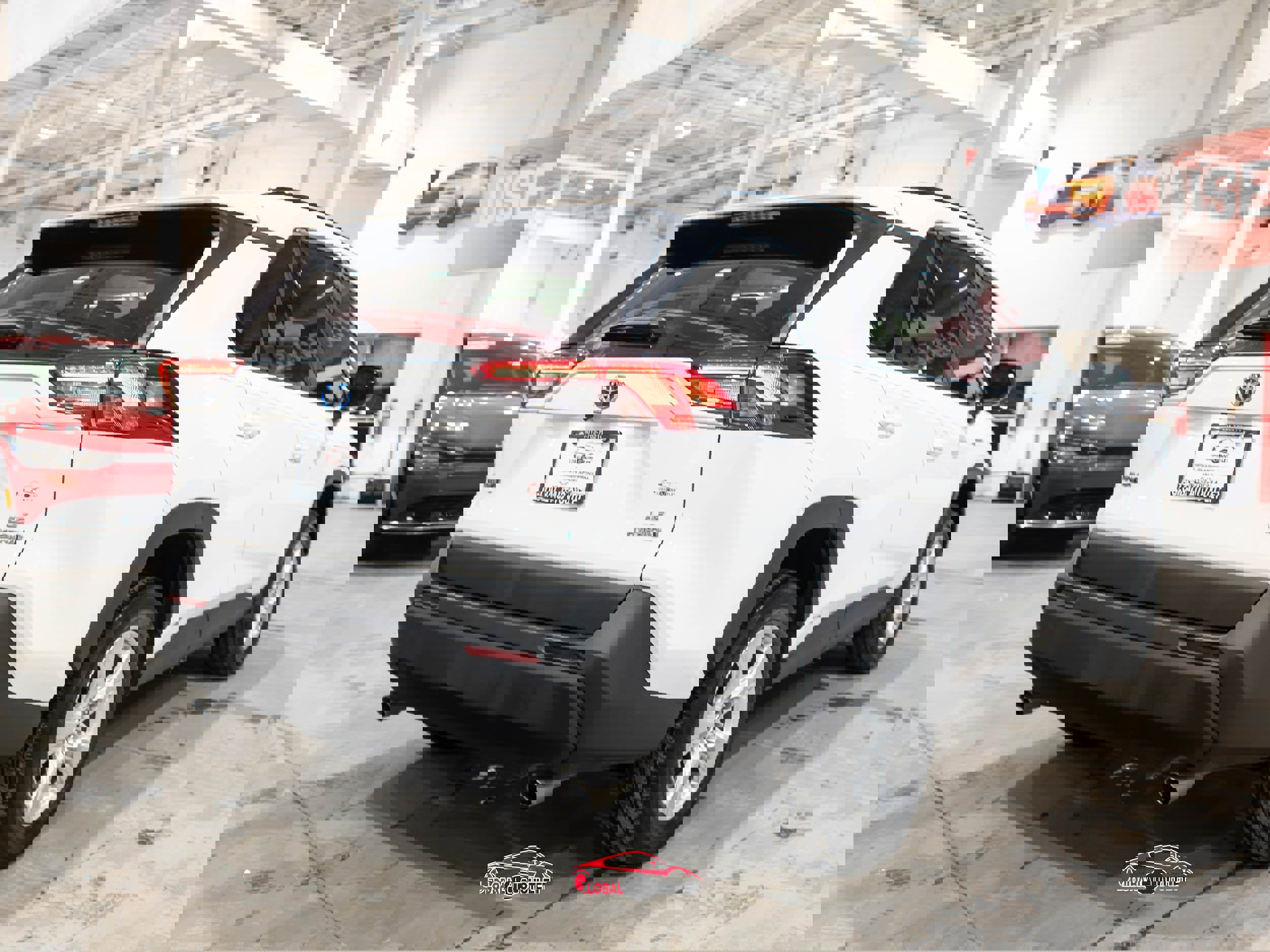 Used 2020 Toyota RAV4 LE image 7