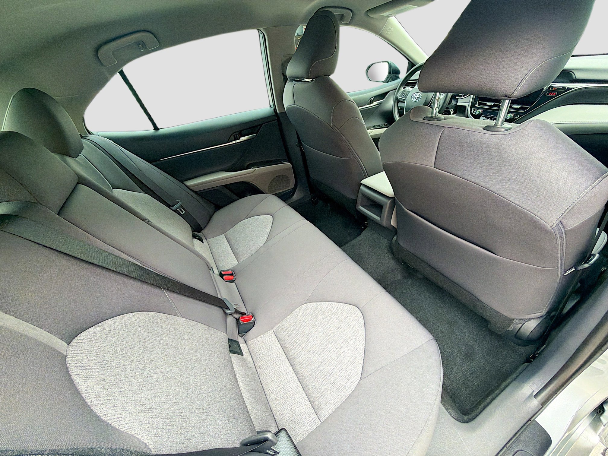 Used 2024 Toyota Camry LE FWD image 28