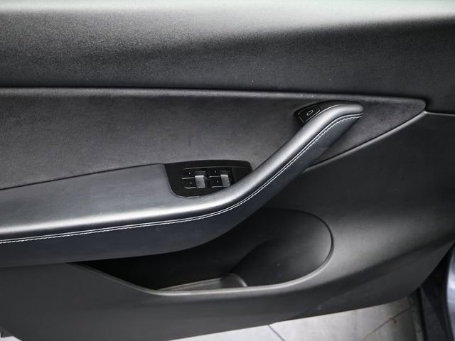 Used 2021 Tesla Model Y Performance image 12