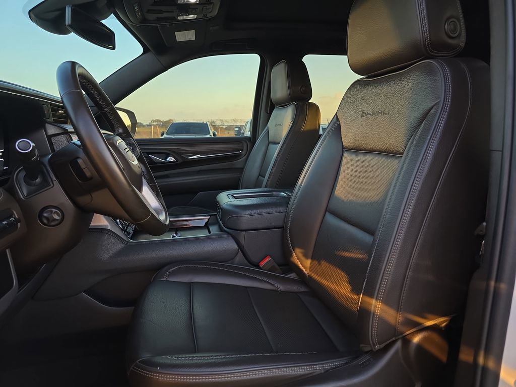 Used 2024 GMC Yukon Denali image 16