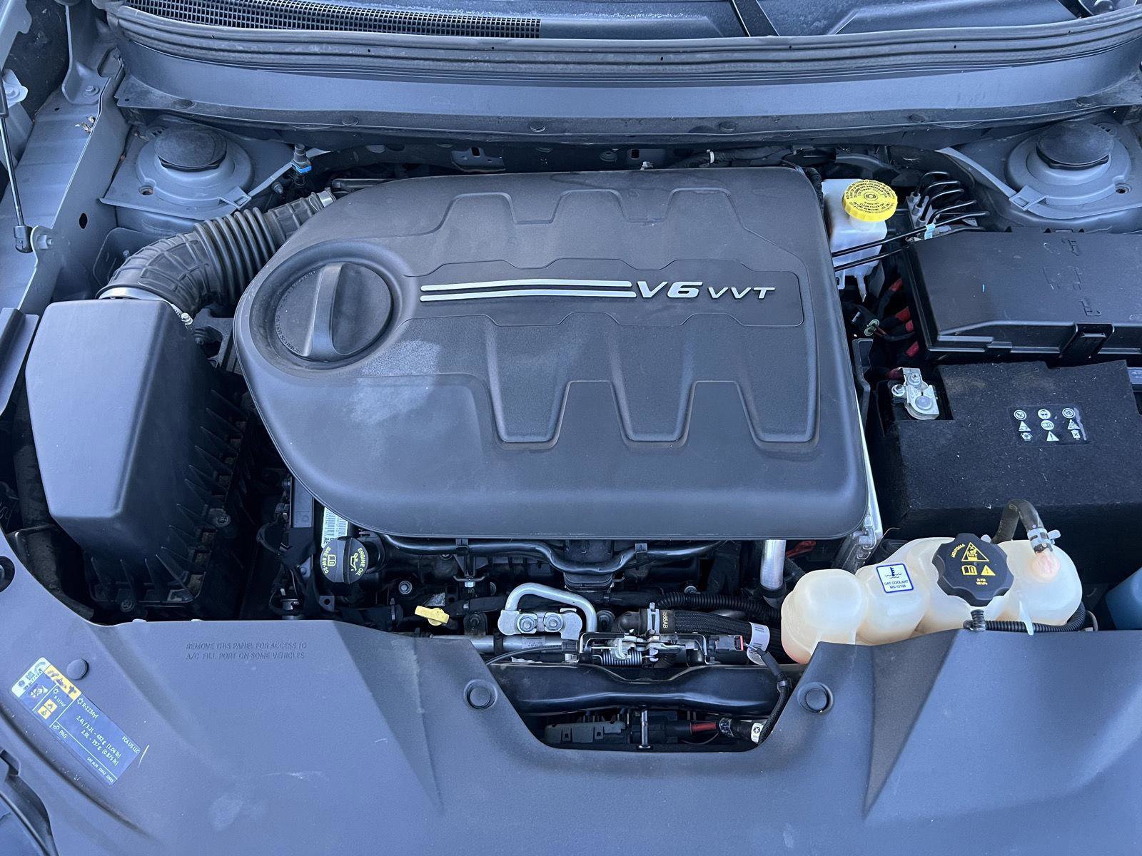 Used 2019 Jeep Cherokee Trailhawk w/ Cold Weather Group image 30