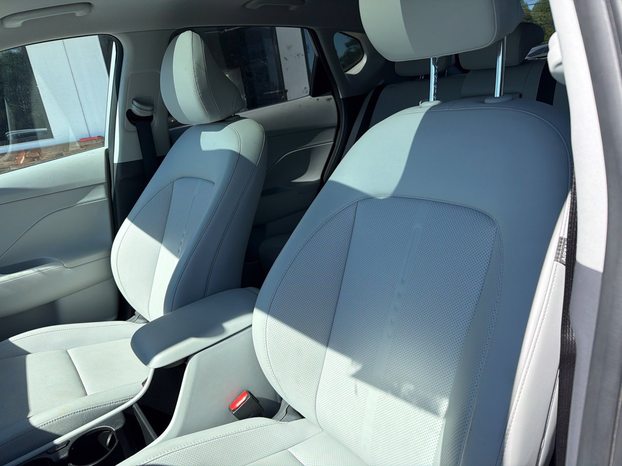 Used 2024 Hyundai Kona Limited AWD/4WD image 3