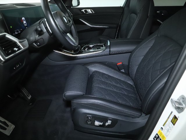 Used 2024 BMW X5 xDrive40i w/ M Sport Package AWD/4WD image 20