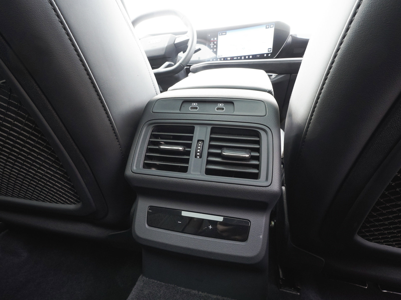 Used 2025 Audi SQ5 Premium Plus w/ Premium Plus Package image 38