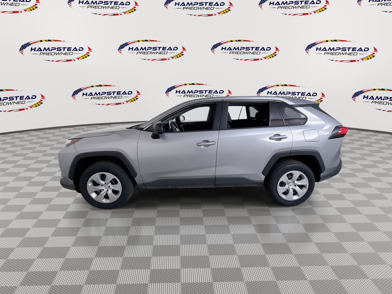 Used 2025 Toyota RAV4 LE AWD/4WD image 5