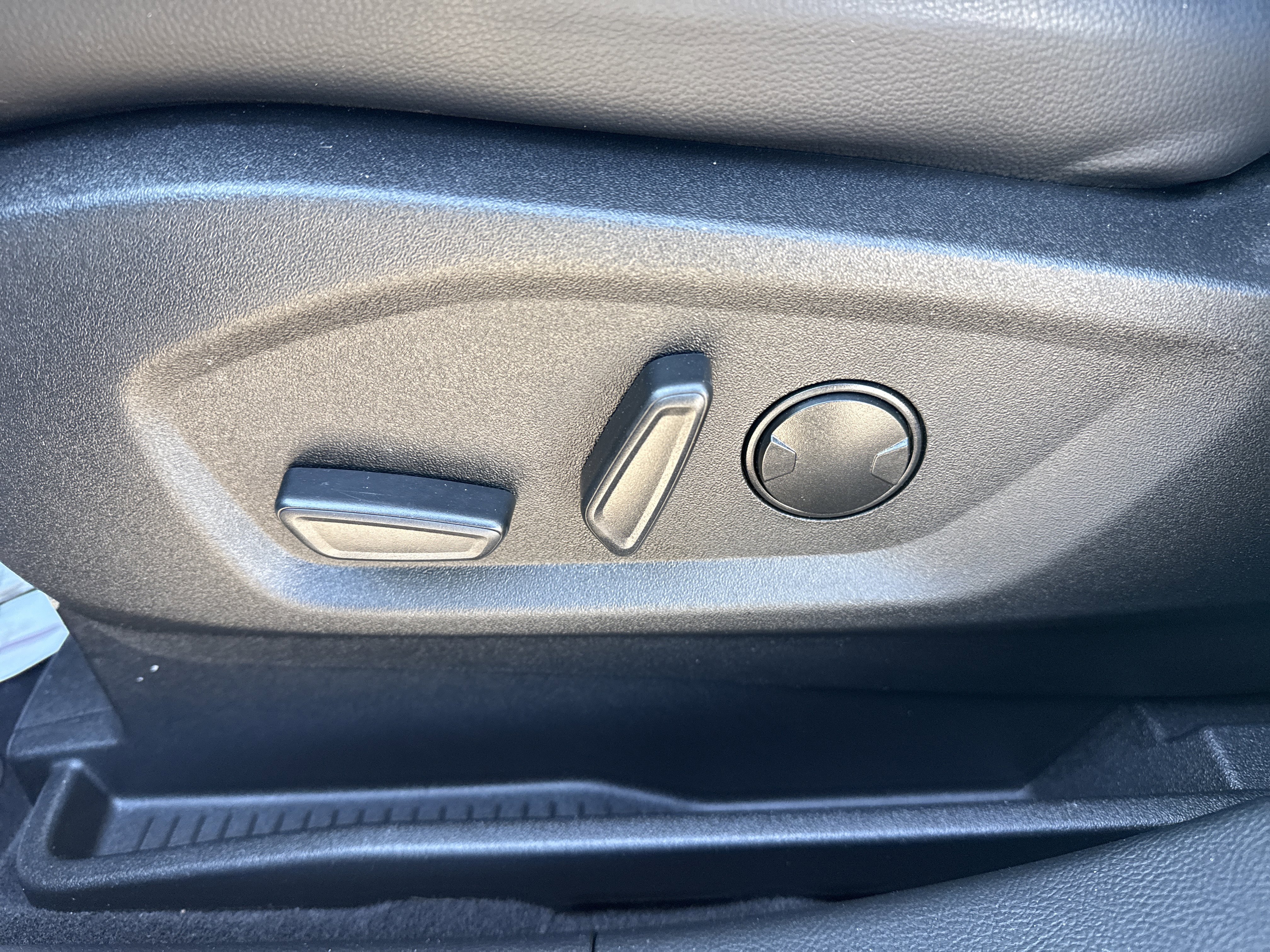 Used 2024 Ford Edge SEL w/ Convenience Package image 16