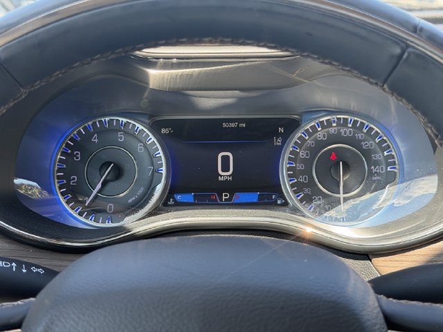 Used 2016 Chrysler 200 C w/ Premium Group FWD image 29
