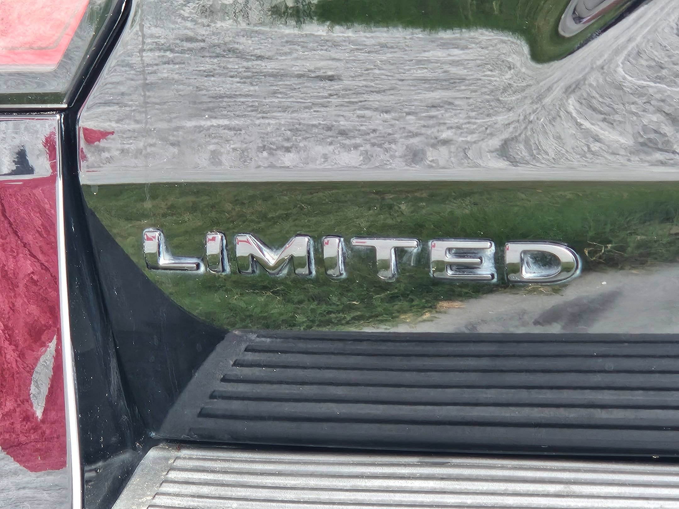 Used 2019 Ford Expedition Limited w/ Equipment Group 303A AWD/4WD image 31