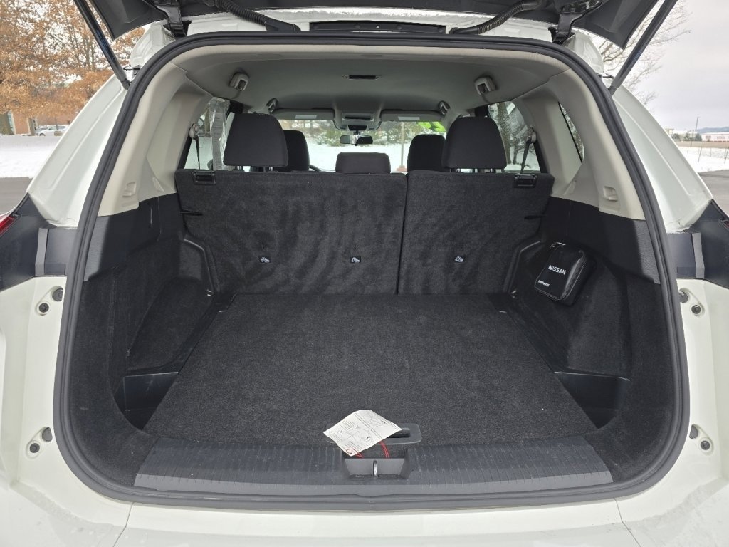Used 2024 Nissan Rogue S image 15