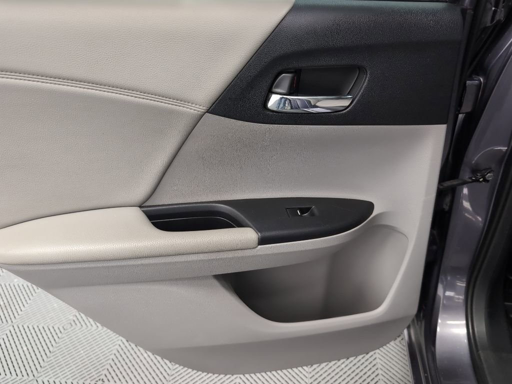 Used 2015 Honda Accord EX-L image 25