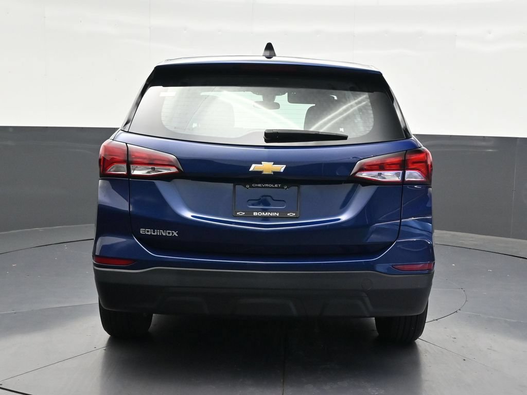 Used 2023 Chevrolet Equinox LS FWD image 4