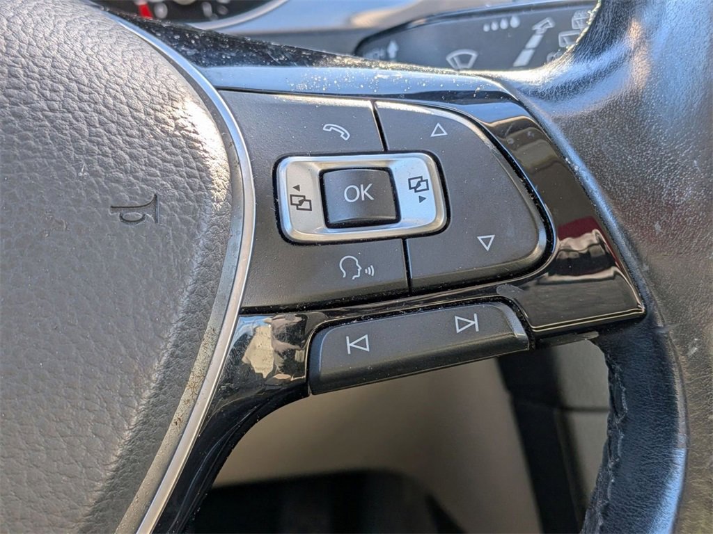 Used 2016 Volkswagen e-Golf SEL Premium image 19