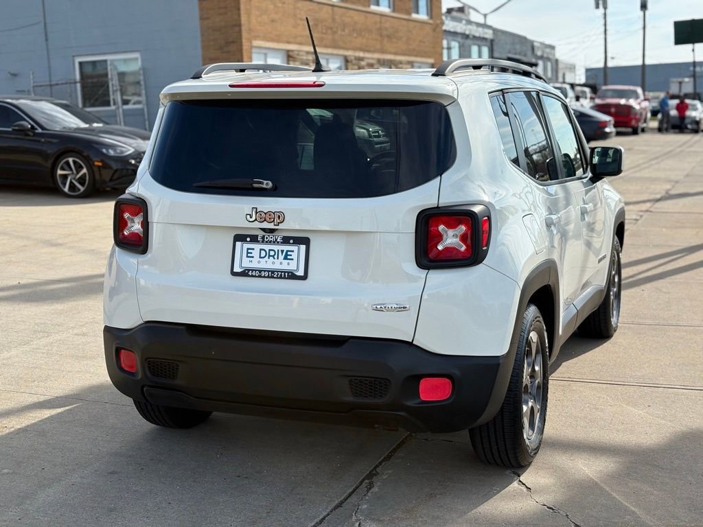 Used 2015 Jeep Renegade Latitude w/ Cold Weather Group II FWD image 9