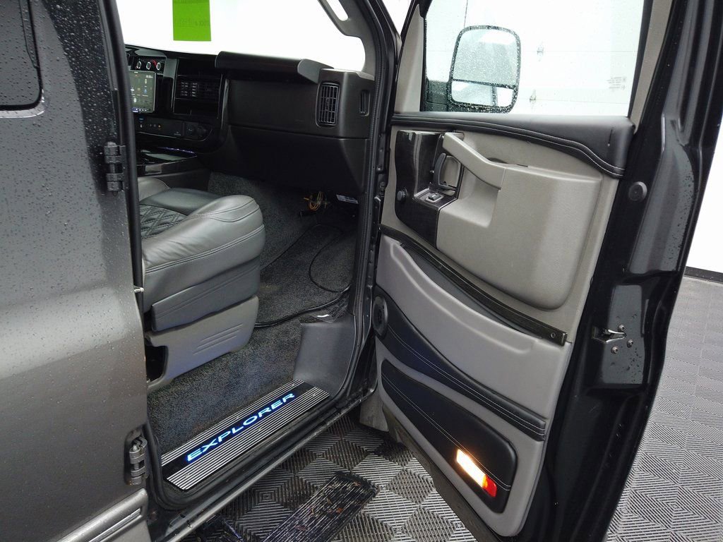 Used 2023 Chevrolet Express 2500 Extended image 37