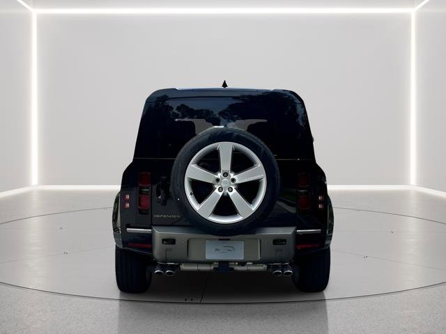 New 2025 Land Rover Defender 110 X-Dynamic SE AWD/4WD image 4