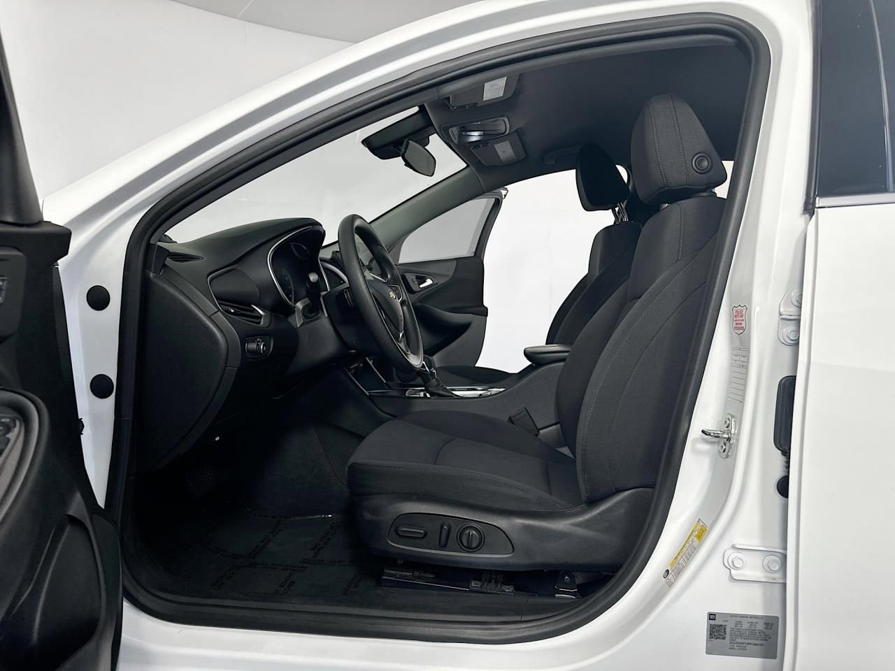 Used 2023 Chevrolet Malibu LT image 23