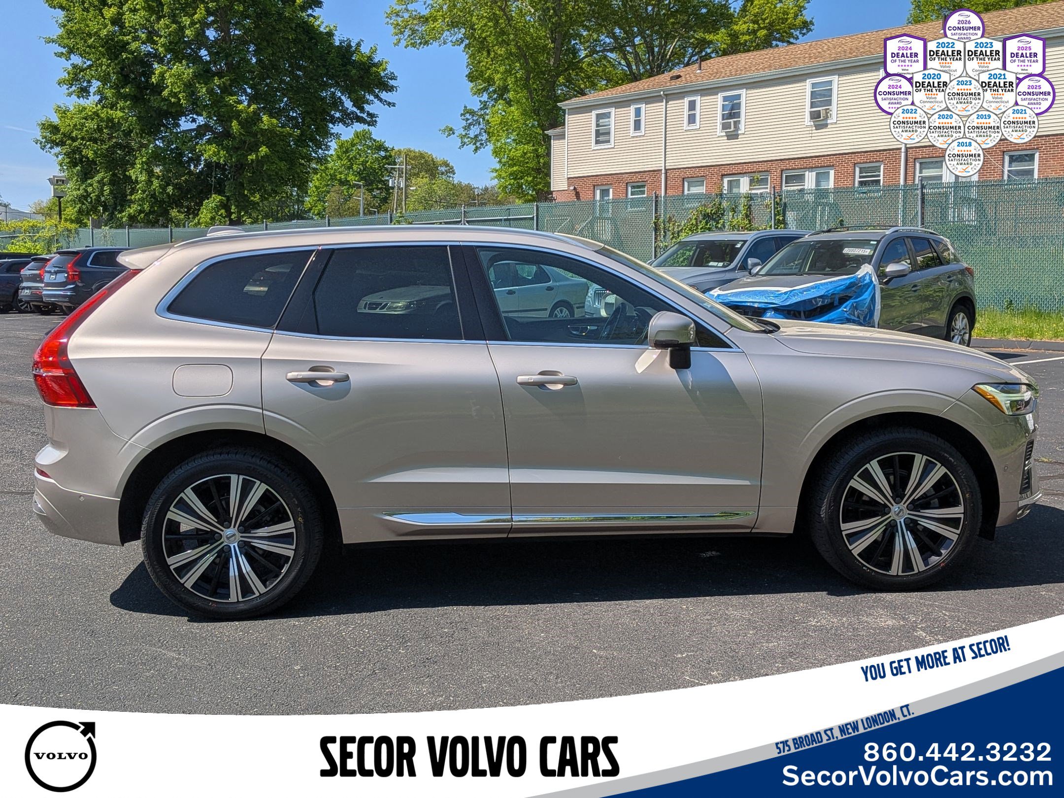 Certified 2023 Volvo XC60 B5 Plus w/ Climate Package AWD/4WD image 4