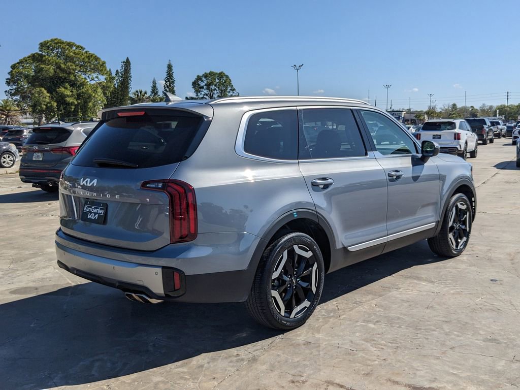 Certified 2025 Kia Telluride S image 8