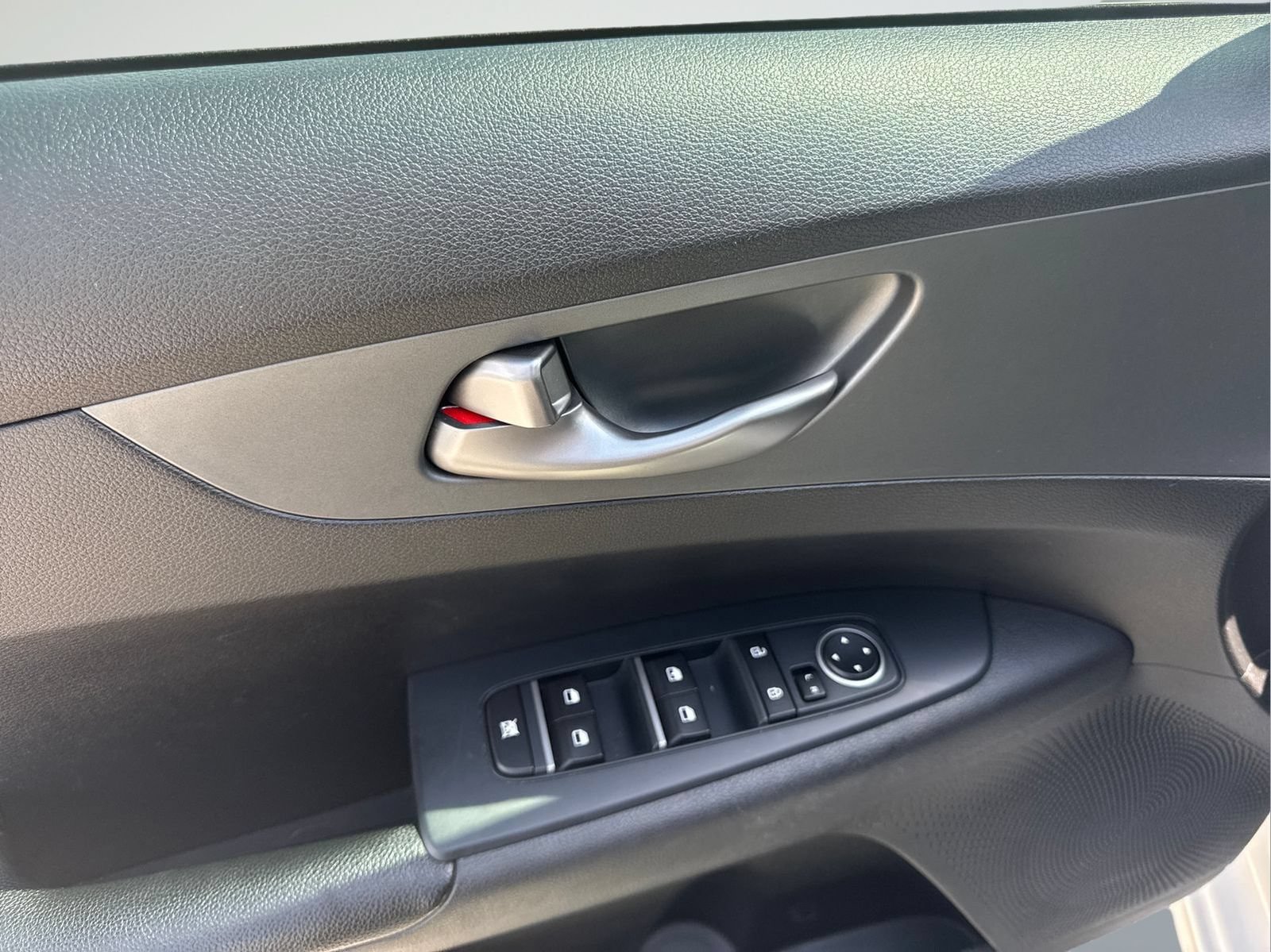 Used 2021 Kia Forte LXS FWD image 15