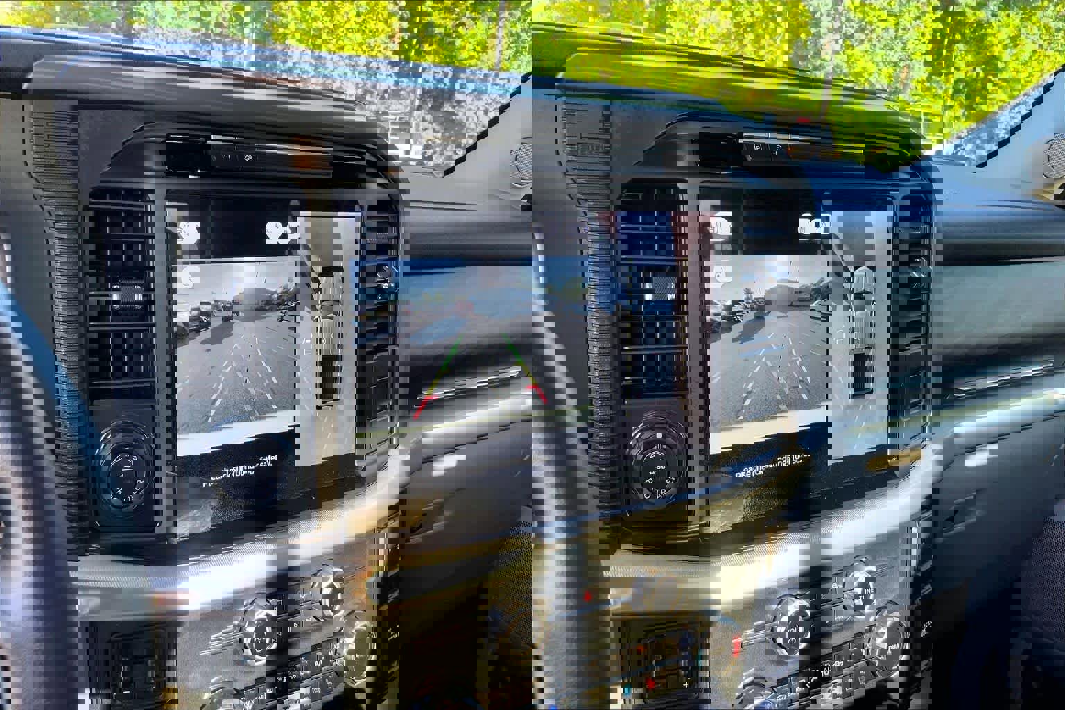 Used 2025 Ford F150 Lariat w/ Equipment Group 502A High image 28