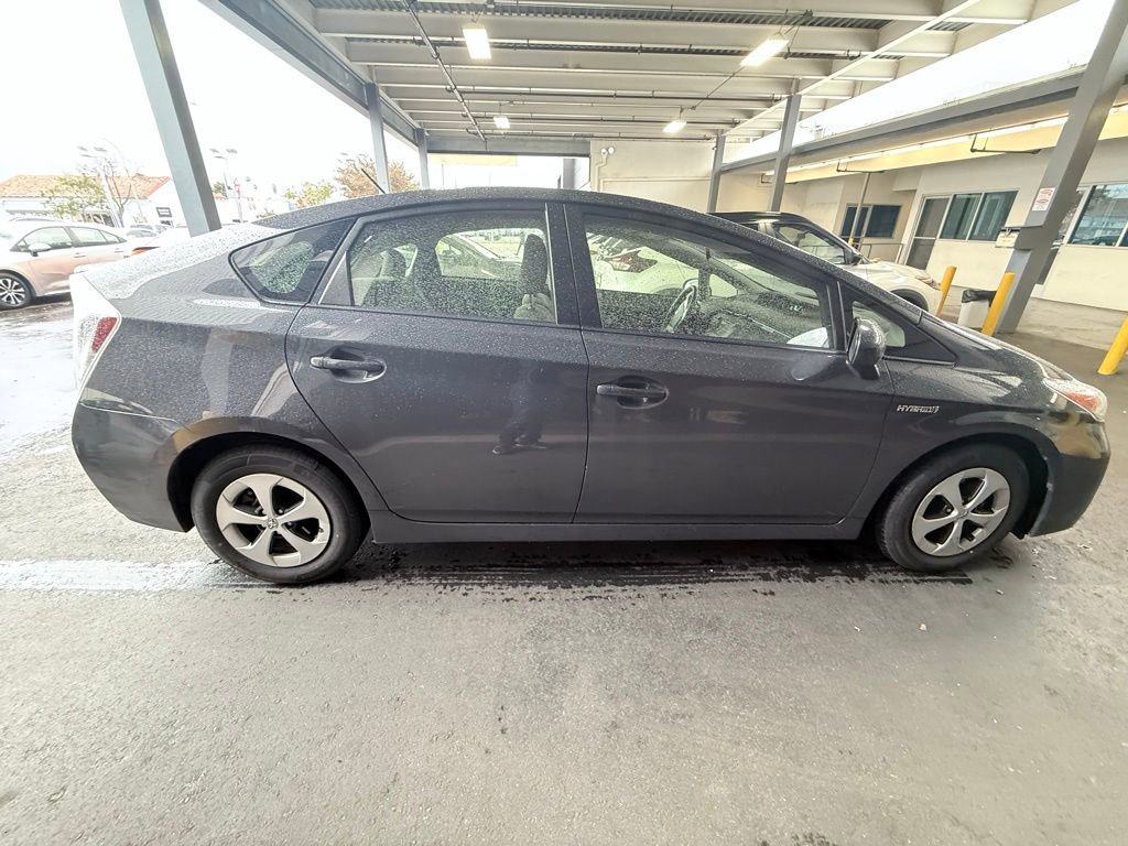 Used 2015 Toyota Prius Four image 17