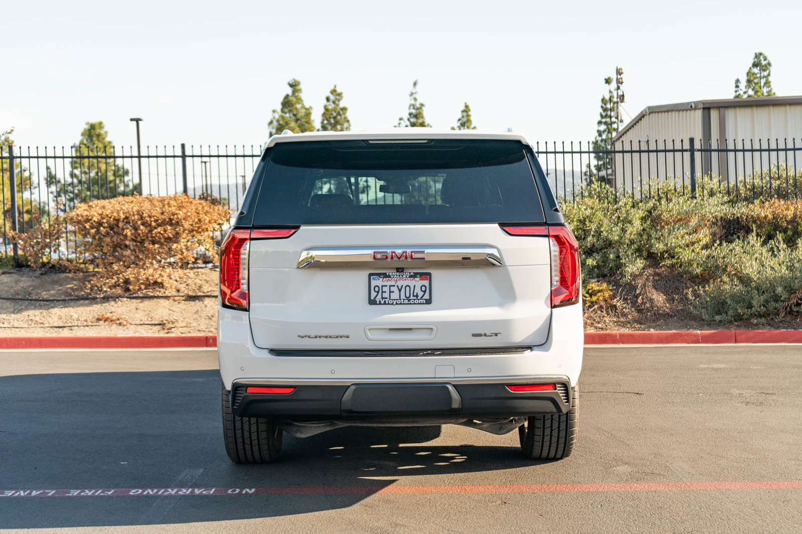 Used 2023 GMC Yukon XL SLT w/ SLT Premium Package RWD image 8
