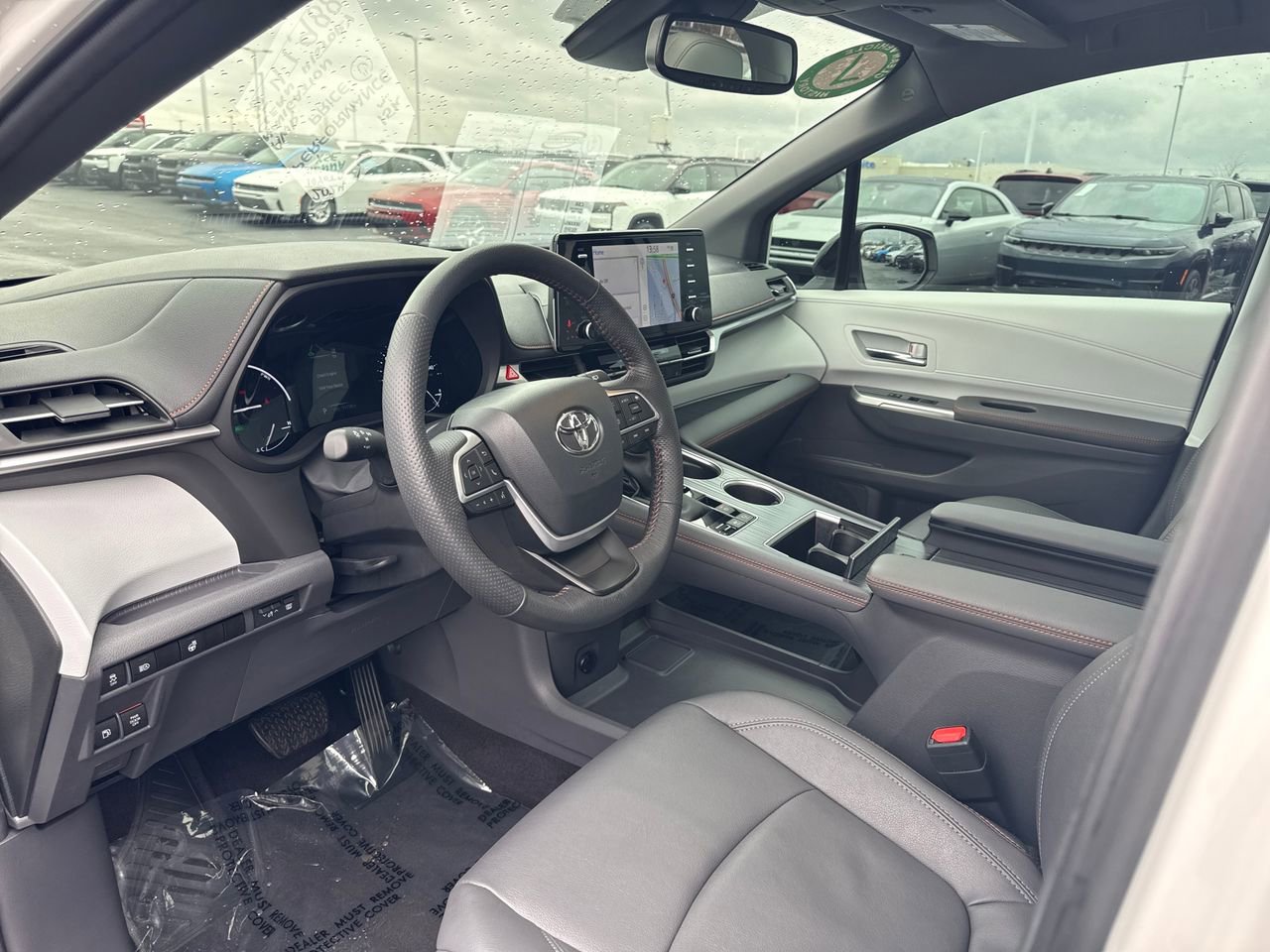 Used 2024 Toyota Sienna XSE image 11