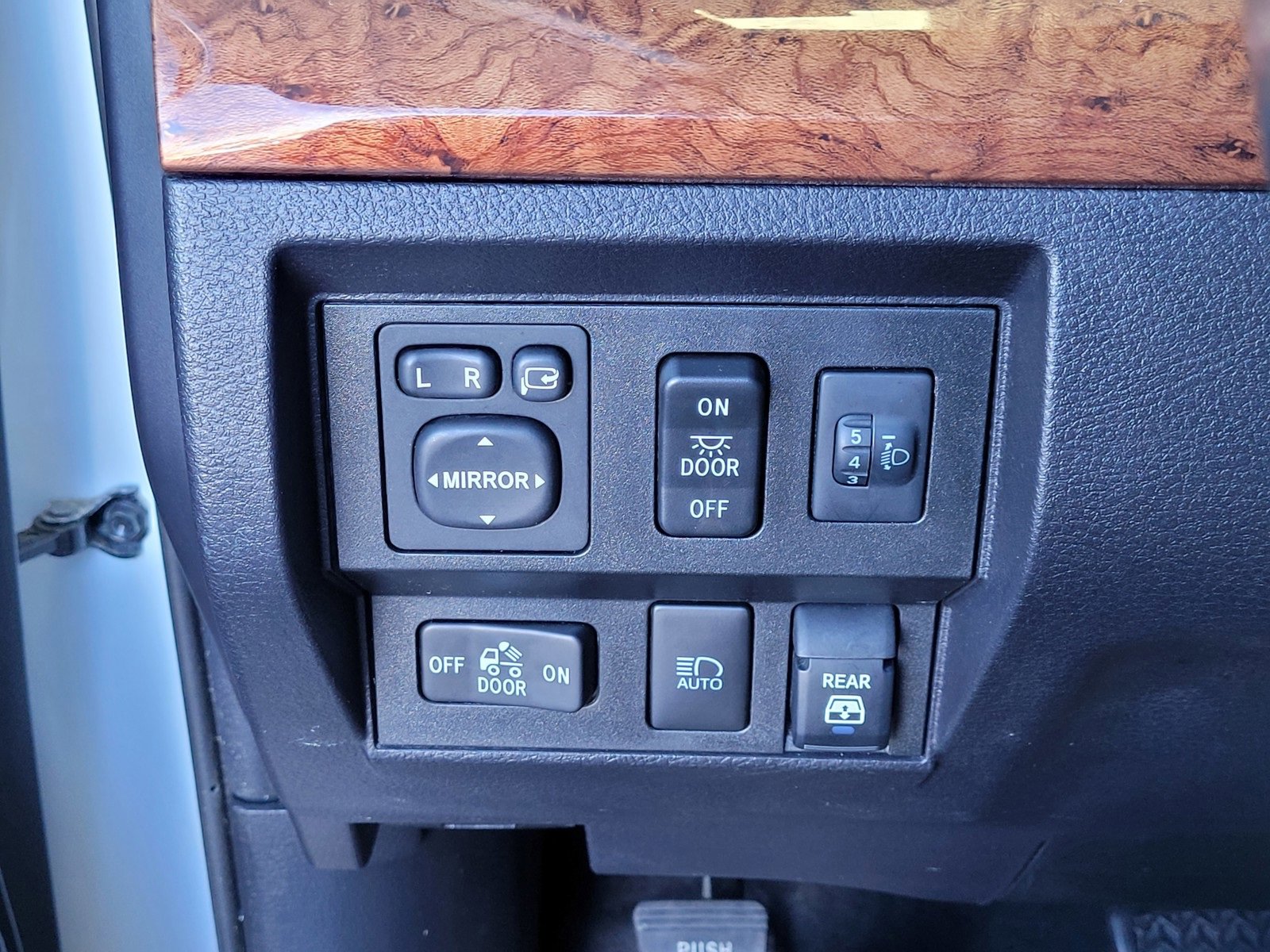 Used 2021 Toyota Tundra Platinum image 16