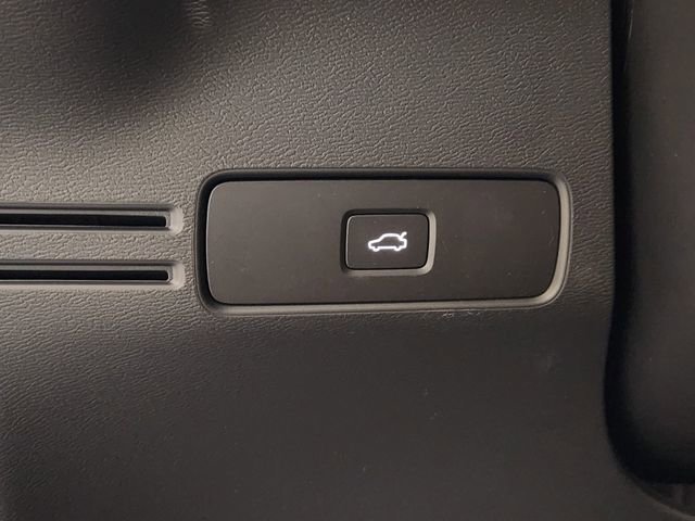 New 2026 Volvo XC40 B5 Core image 22