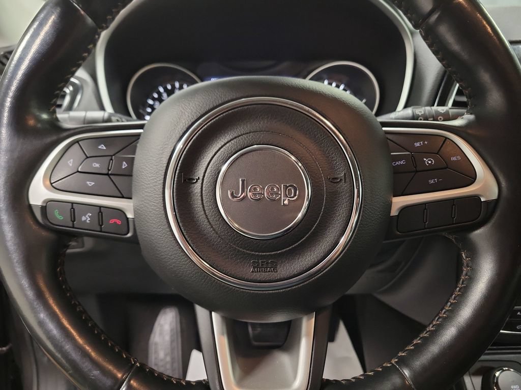 Used 2018 Jeep Compass Limited AWD/4WD image 23