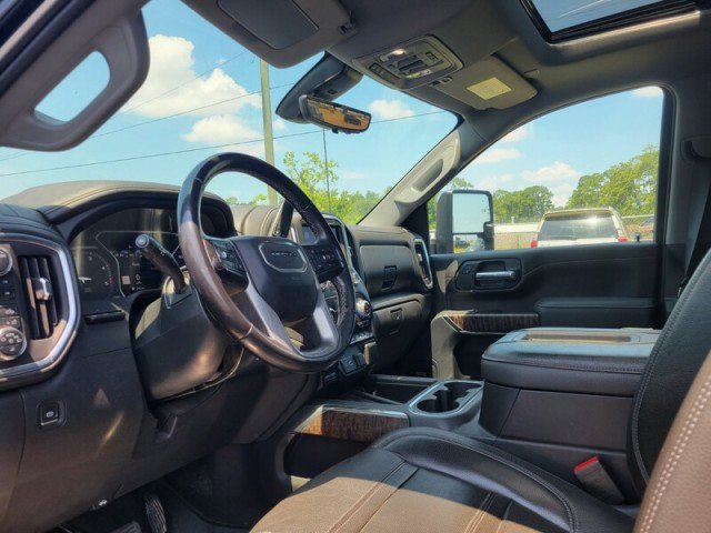 Used 2021 GMC Sierra 2500 Denali w/ Denali Black Diamond Edition AWD/4WD image 9