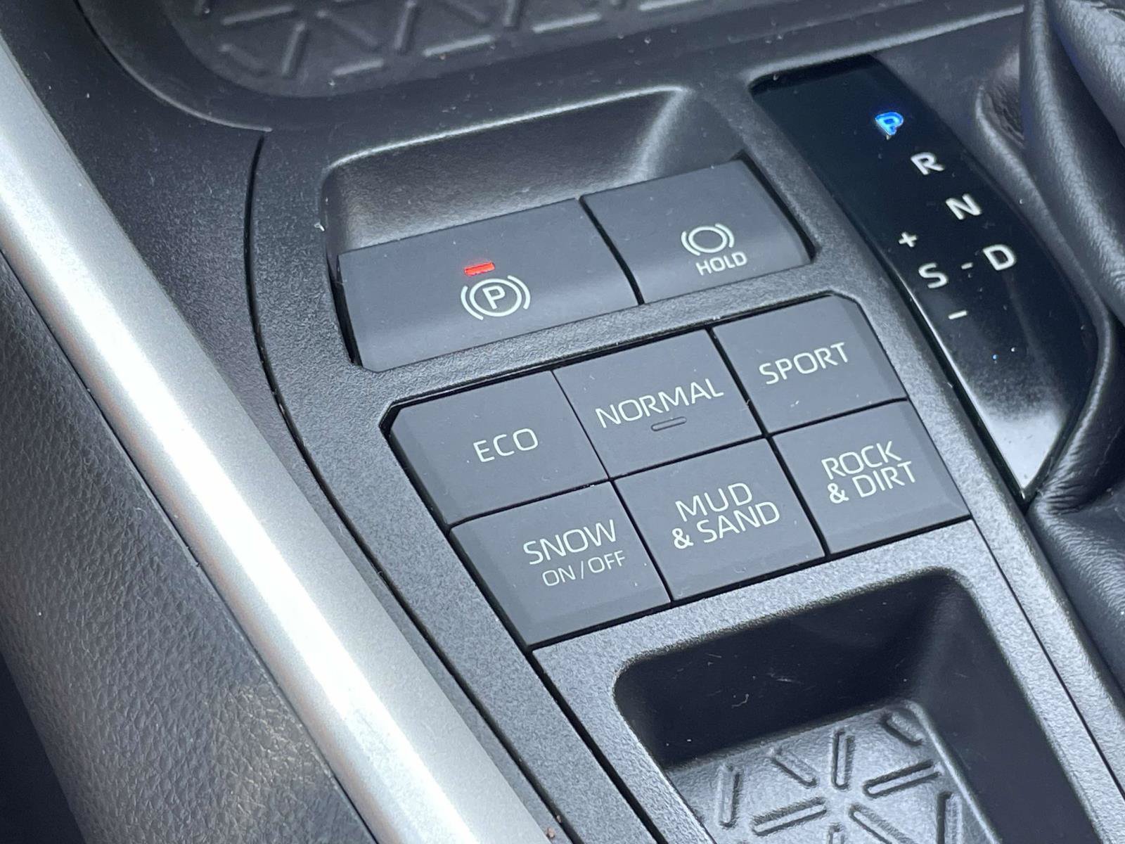 Used 2021 Toyota RAV4 XLE Premium AWD/4WD image 18
