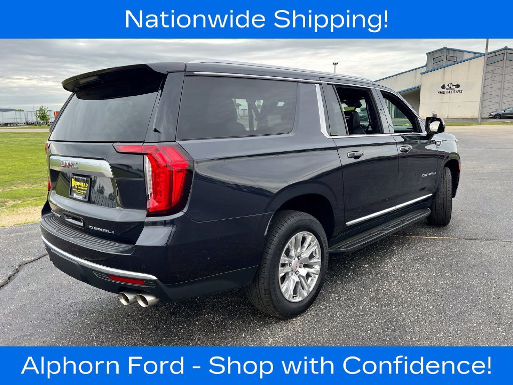 Used 2023 GMC Yukon XL Denali w/ Advanced Technology Package AWD/4WD image 3