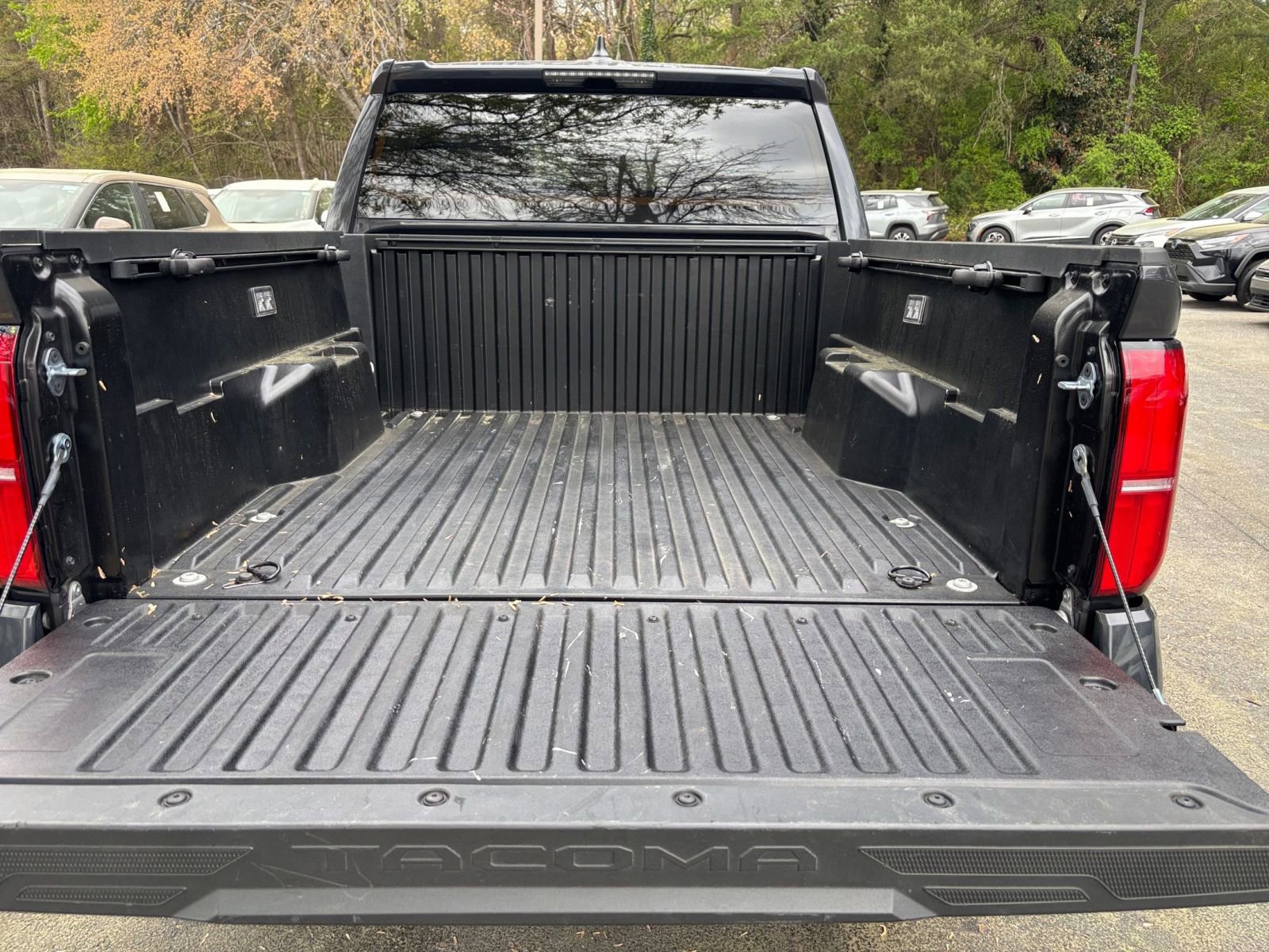 Used 2025 Toyota Tacoma TRD Off-Road image 31