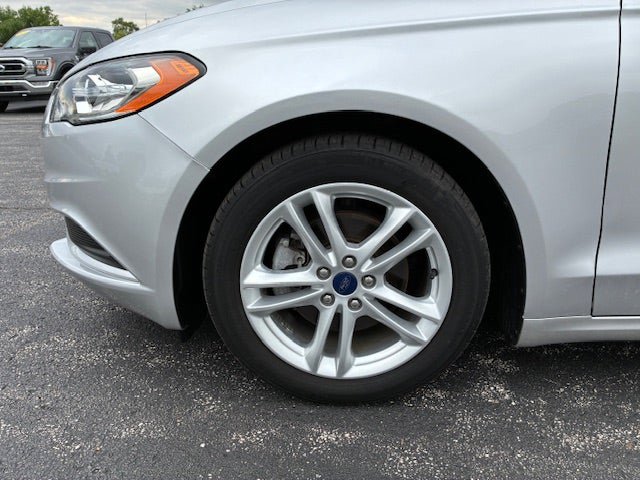 Used 2018 Ford Fusion SE FWD image 10