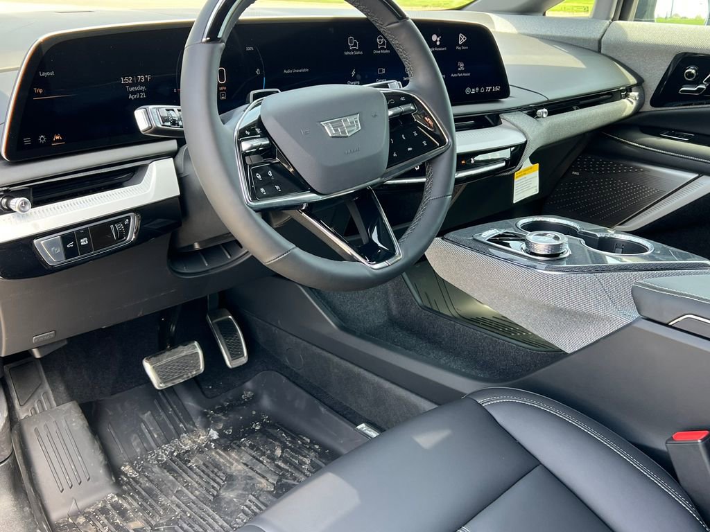New 2026 Cadillac Optiq Sport 1 w/ LPO, Floor Liner Package AWD/4WD image 16