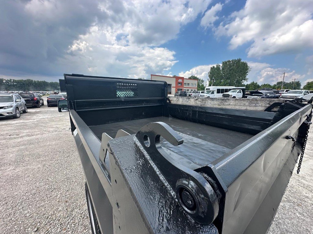 Used 2012 Ford F550 4x4 Regular Cab Super Duty w/ Payload Upgrade Pkg image 11