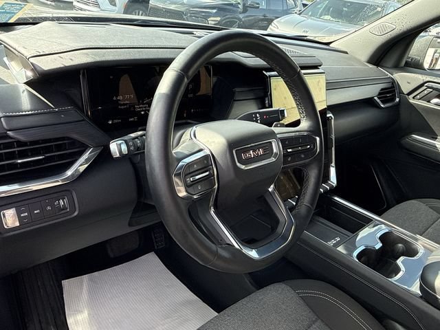 Certified 2025 GMC Acadia Elevation AWD/4WD image 10