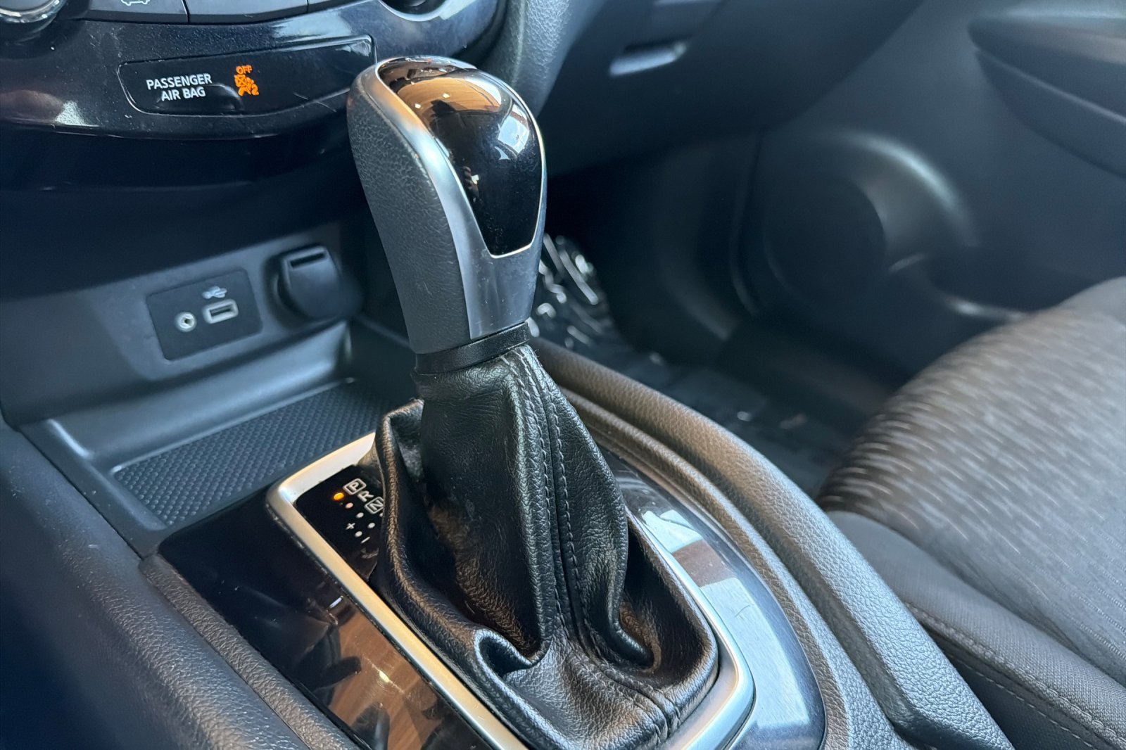 Used 2020 Nissan Rogue SV FWD image 23