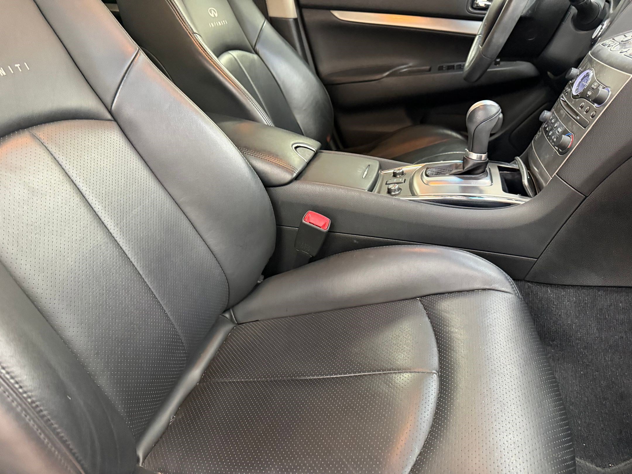 Used 2013 INFINITI G37 x w/ Premium Pkg image 27