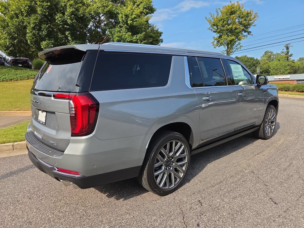 New 2026 GMC Yukon XL Denali Ultimate AWD/4WD image 8