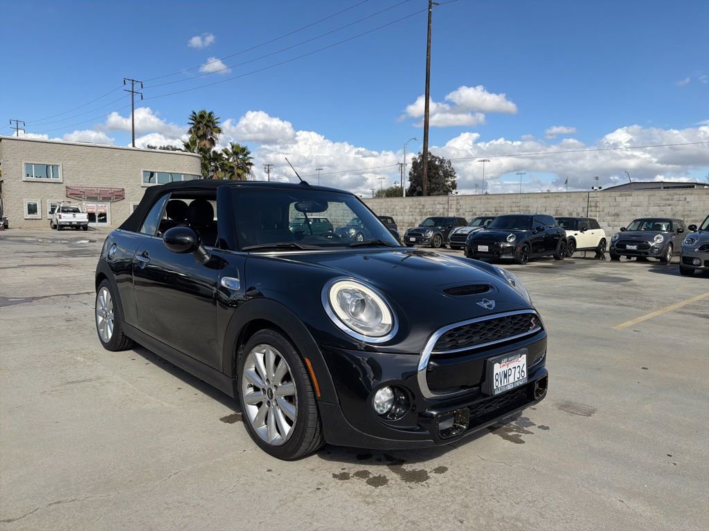 Used 2018 MINI Cooper S w/ Premium Package image 8